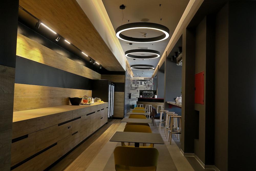 Best Western Hotel Corsi Torrimpietra Exterior photo