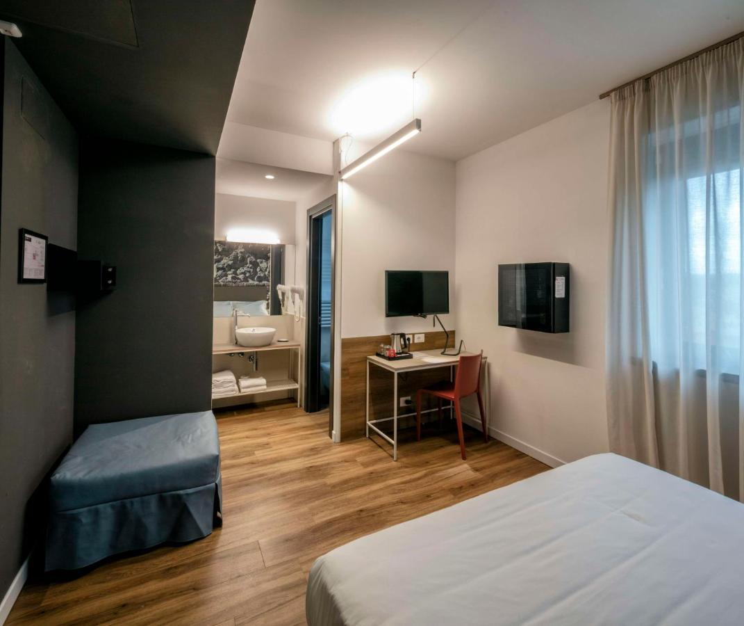 Best Western Hotel Corsi Torrimpietra Exterior photo