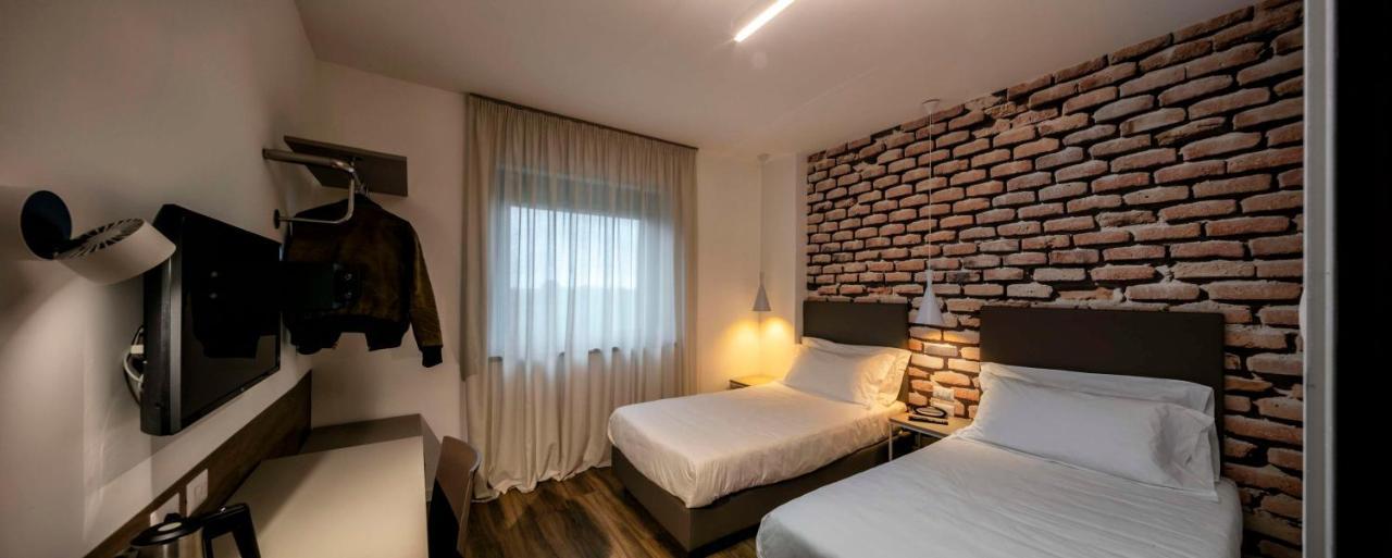 Best Western Hotel Corsi Torrimpietra Exterior photo